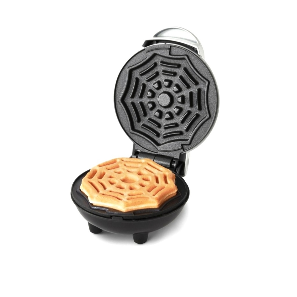 WAFFLE IRON spiderweb MINI WAFFLE MAKER kids will LOVE it 😋 BRAND NEW 😋 yummy